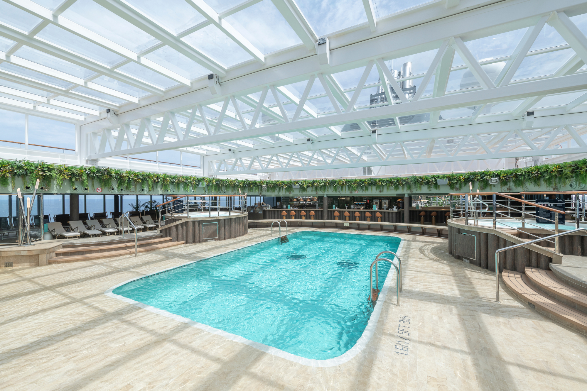 MyCruise MSC Seaview Offentlige-arealer Pool-spa5
